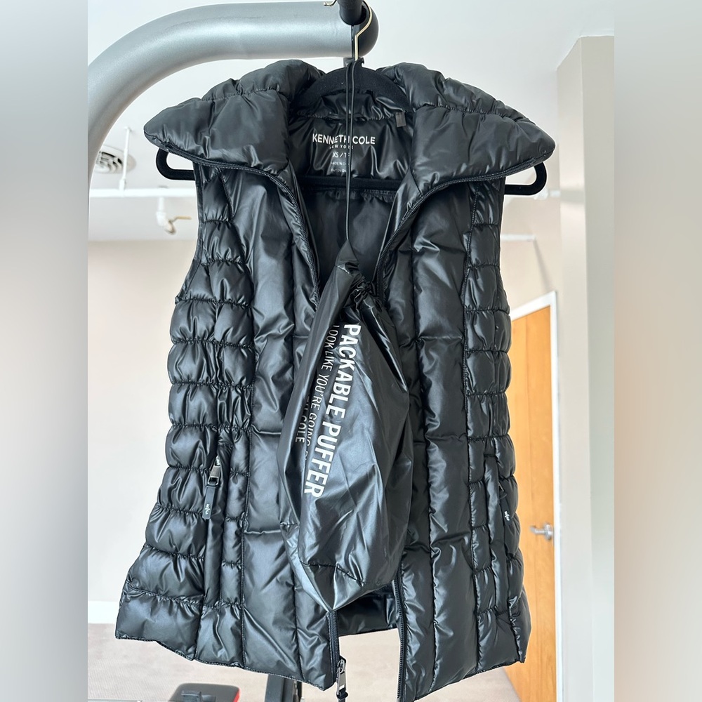 Kenneth Cole Women's Black Packable Puffer Vest